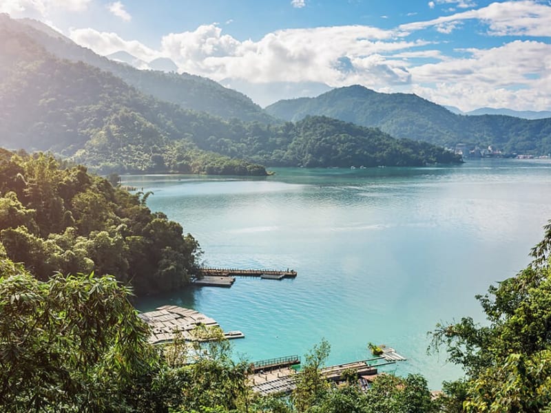 美しい日月潭の風景